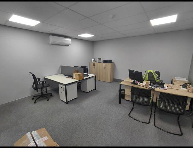 1,332M² OFFICE TO LET IN VORNA VALLEY